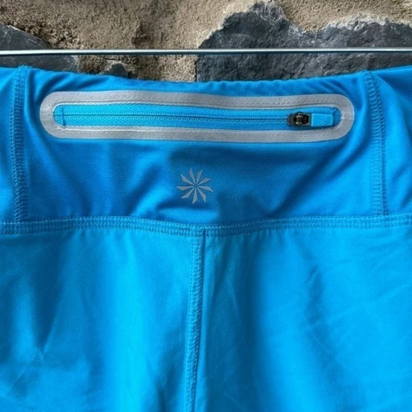 Athleta ‘Ready Set’ Athletic Shorts in Turquoise Blue Size Small - Picture 4 of 10